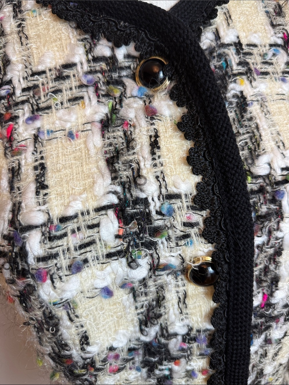 ✨Vintage VIRANI White Label Plaid Tweed Bouclé Blazer Jacket (Chanel Style)✨ - Picture 2 of 10